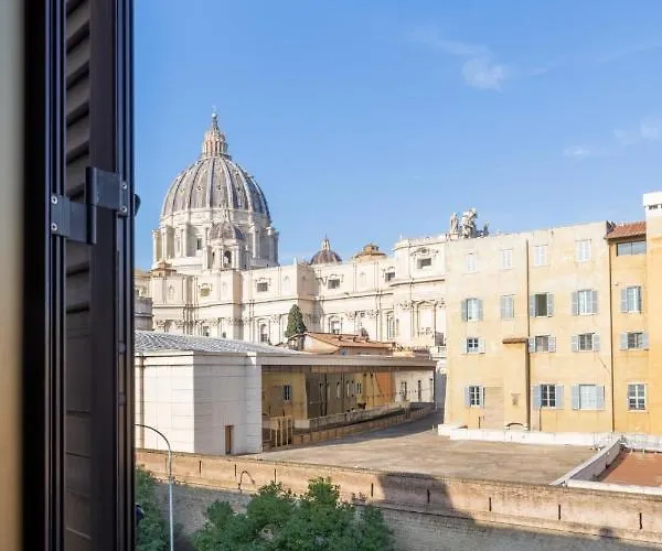 Cavalleggeri Guesthouse, Opposite St Peter's Basilica Whit Private Gasthof 4*