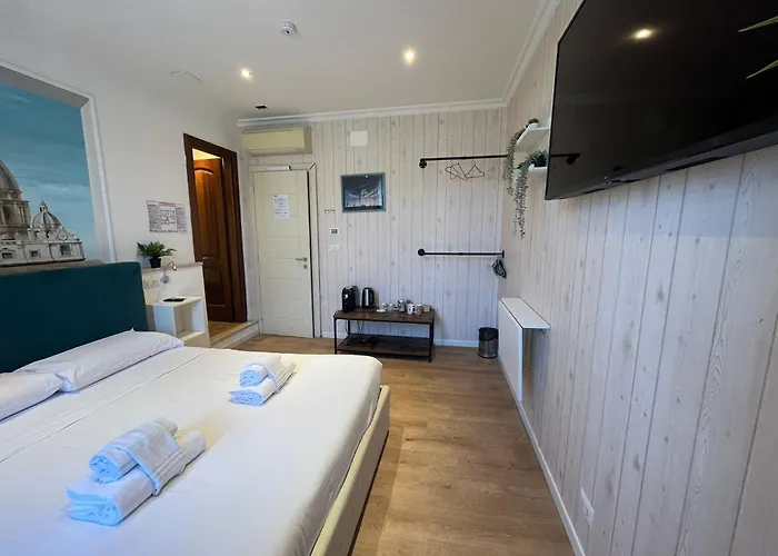 Cavalleggeri Guesthouse, Opposite St Peter's Basilica Whit Private Gasthof 4*