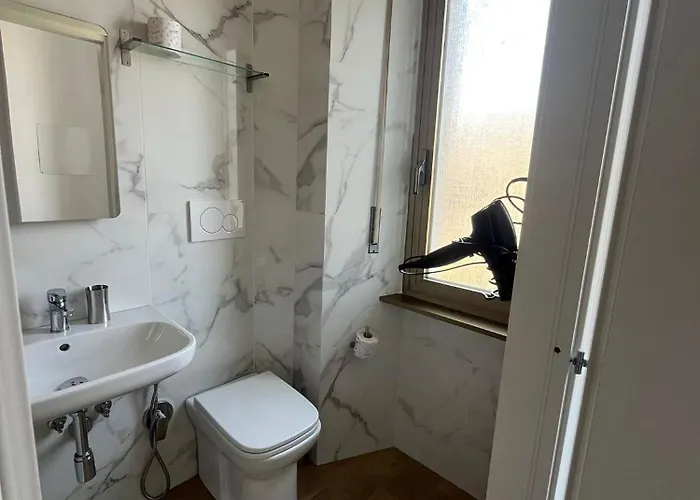 Cavalleggeri Guesthouse, Opposite St Peter's Basilica Whit Private Rom